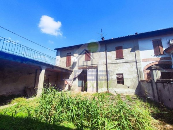 casa indipendente in vendita ad Ostiano