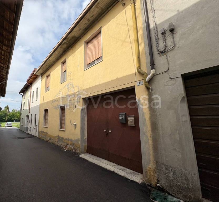 casa indipendente in vendita ad Ostiano