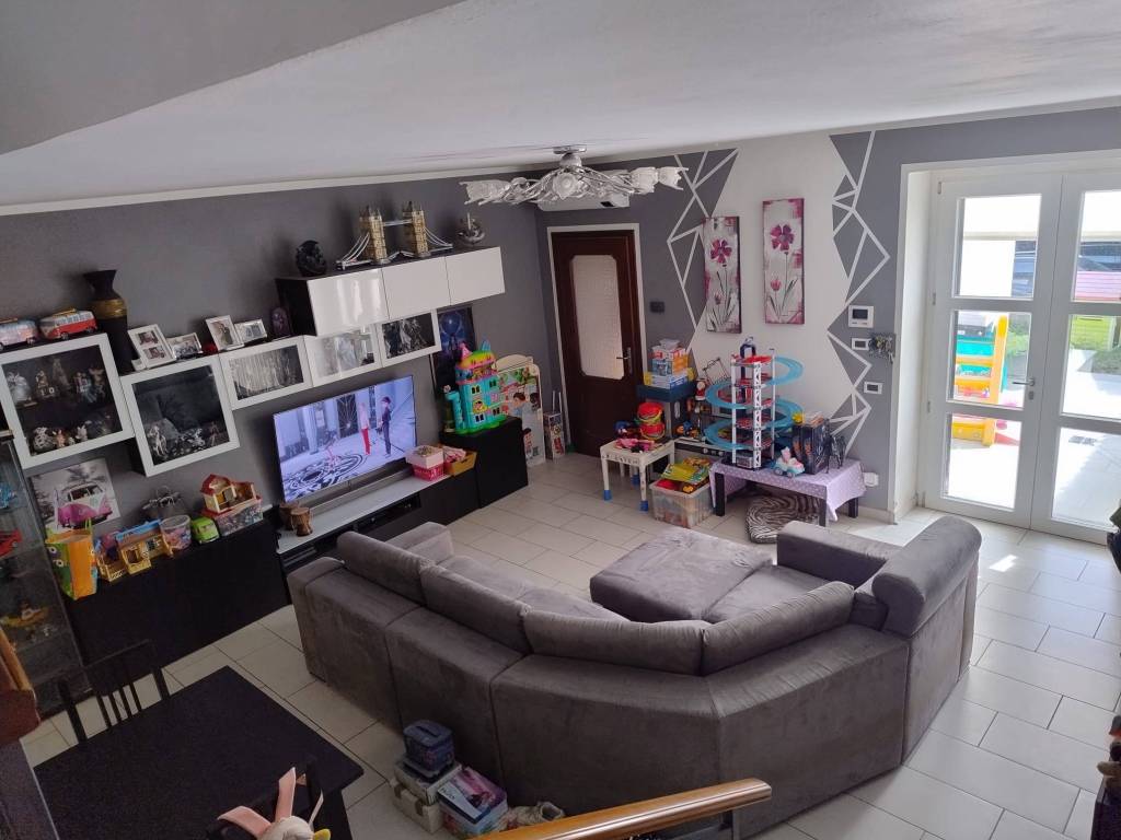 casa indipendente in vendita ad Ostiano
