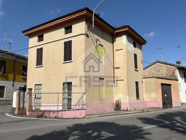 casa indipendente in vendita ad Ostiano
