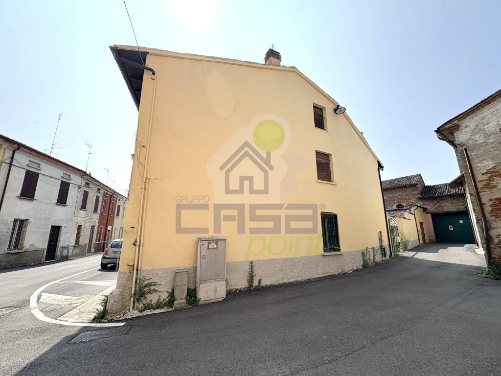 casa indipendente in vendita ad Ostiano