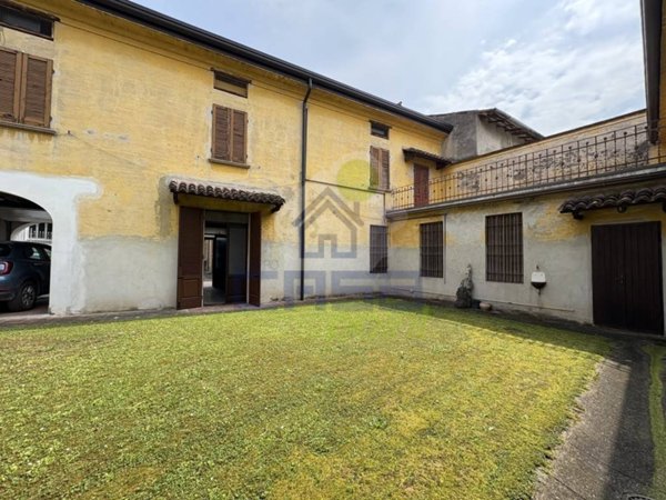 casa indipendente in vendita ad Ostiano