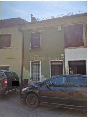 casa indipendente in vendita ad Ostiano