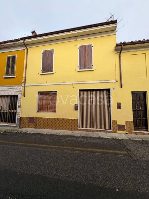 casa indipendente in vendita ad Ostiano