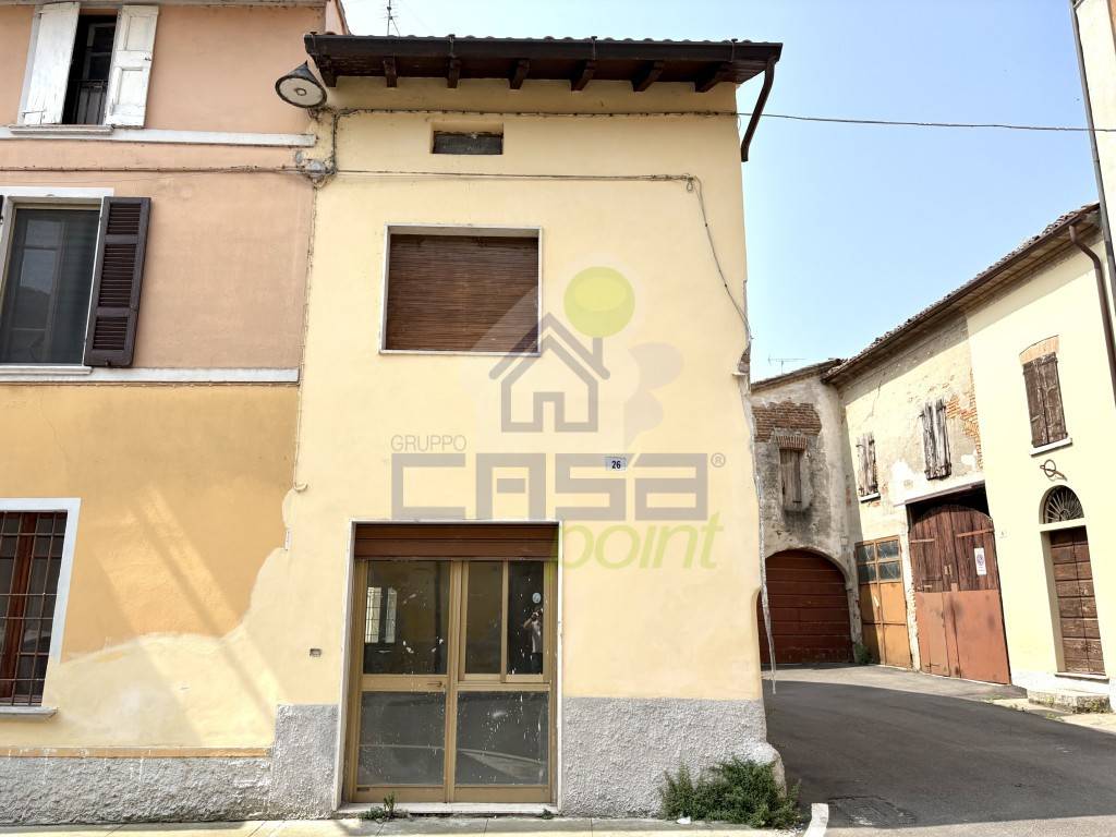 casa indipendente in vendita ad Ostiano