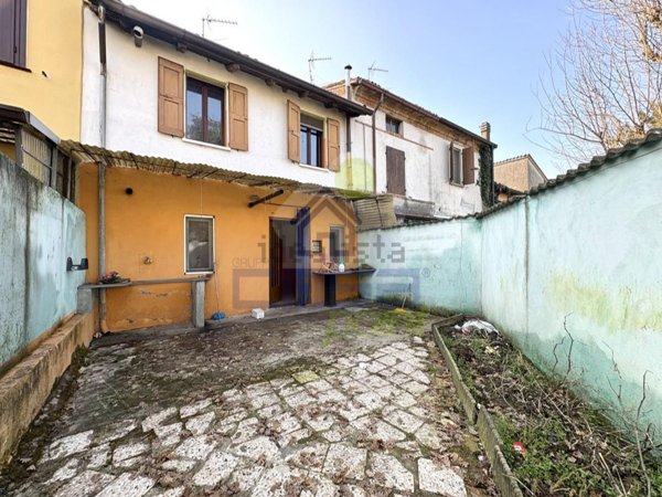 casa indipendente in vendita ad Ostiano