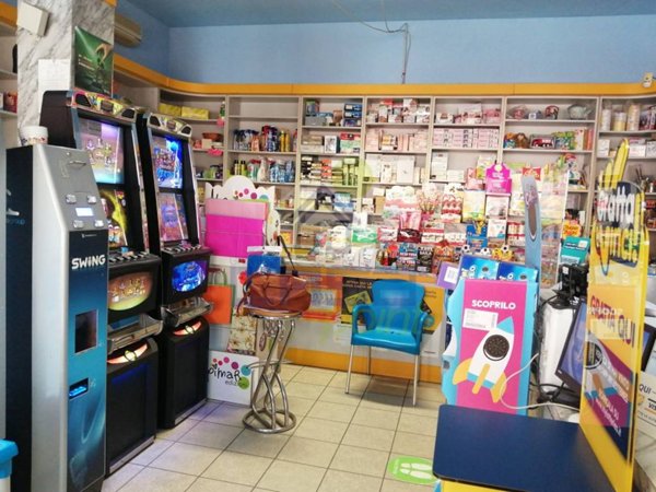 negozio in vendita a Paderno Ponchielli