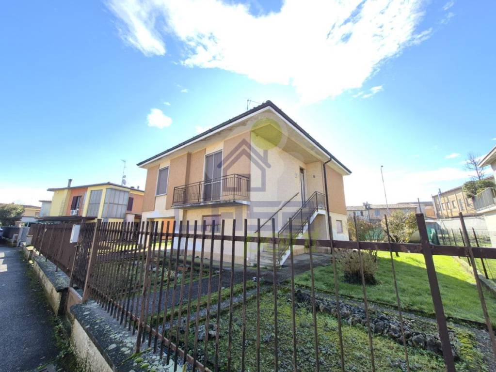 casa indipendente in vendita a Paderno Ponchielli