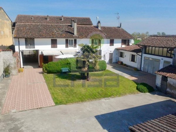 casa indipendente in vendita a Paderno Ponchielli in zona Acqualunga Badona