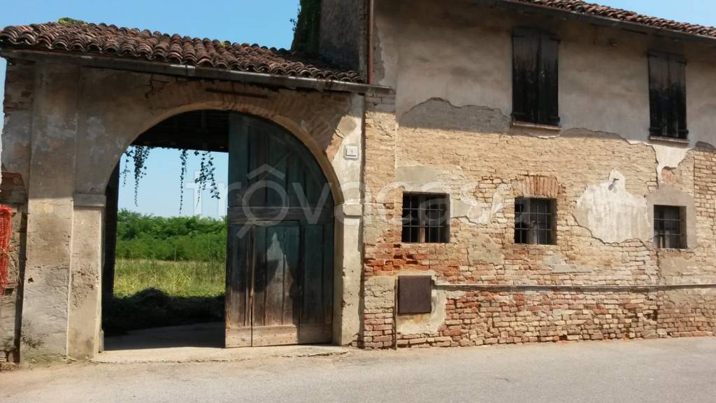 casale in vendita a Paderno Ponchielli