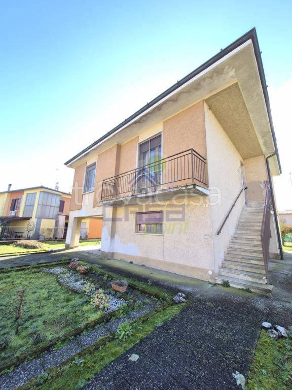 casa indipendente in vendita a Paderno Ponchielli
