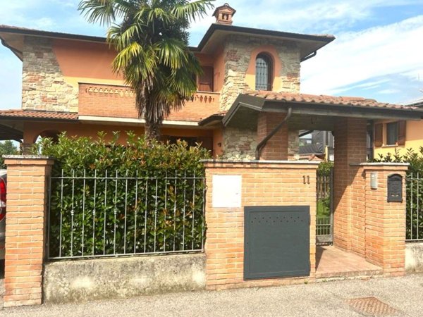 casa indipendente in vendita a Palazzo Pignano in zona Scannabue