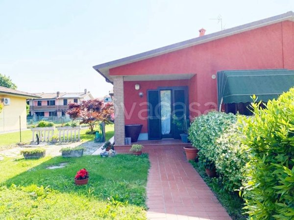 casa indipendente in vendita a Palazzo Pignano in zona Scannabue
