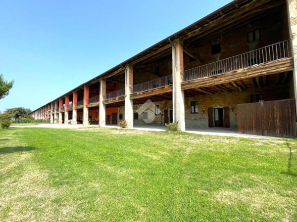 casa indipendente in vendita a Palazzo Pignano in zona Cascine Capri