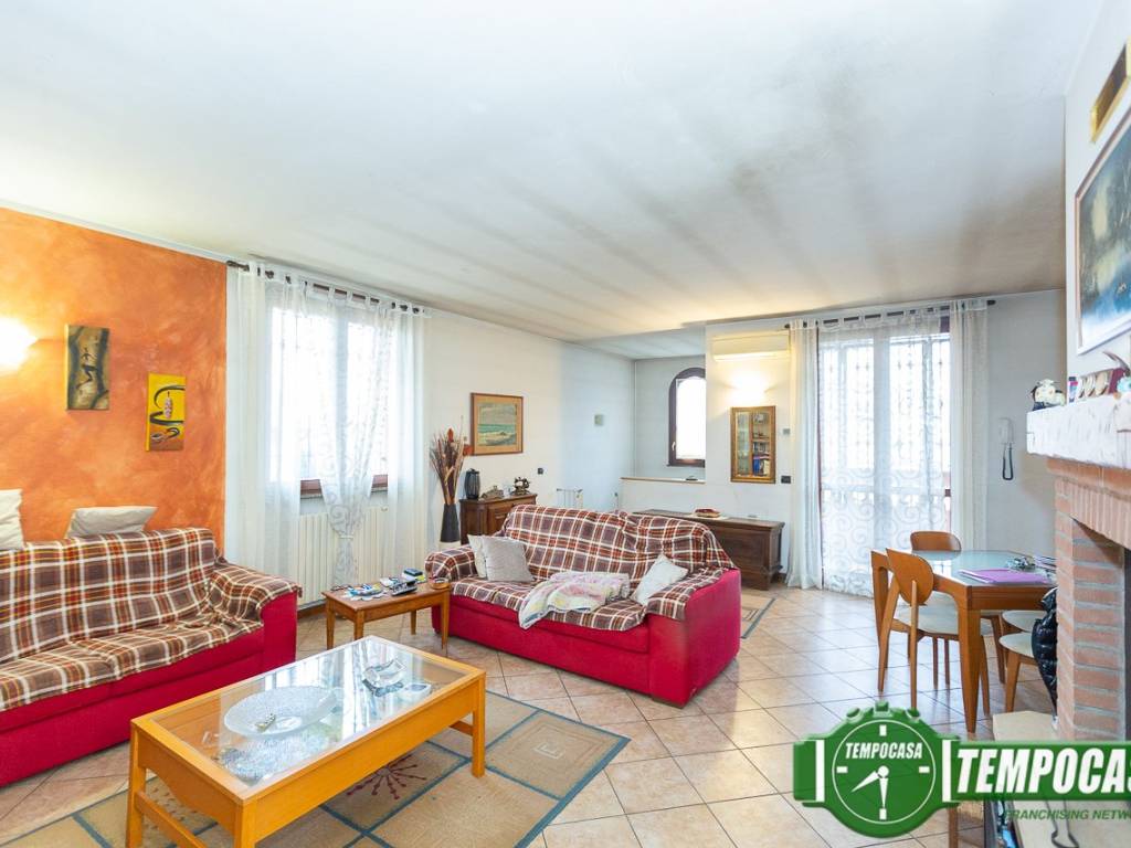 casa indipendente in vendita a Palazzo Pignano in zona Scannabue