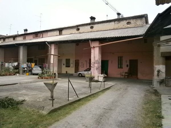 casale in vendita a Palazzo Pignano