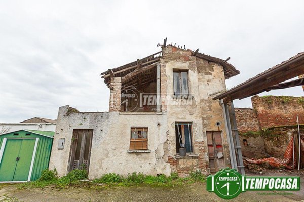rudere in vendita a Palazzo Pignano in zona Scannabue