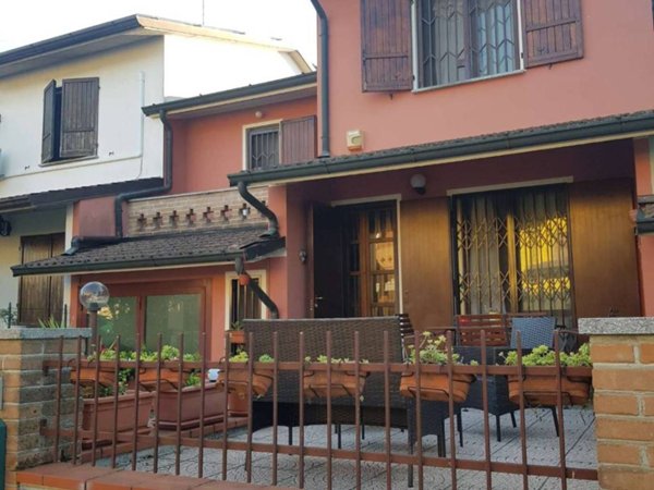 casa indipendente in vendita a Palazzo Pignano in zona Scannabue