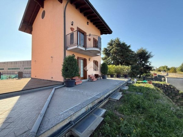 casa indipendente in vendita a Palazzo Pignano in zona Scannabue