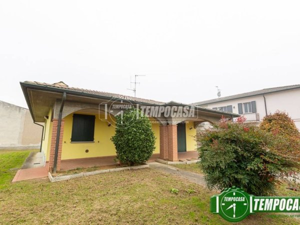 casa indipendente in vendita a Palazzo Pignano in zona Scannabue