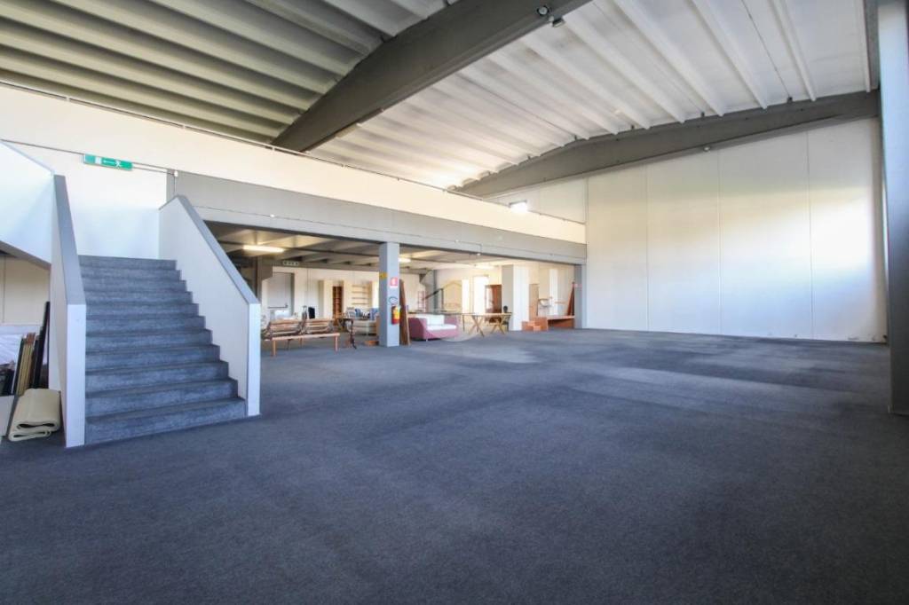 locale commerciale in vendita a Palazzo Pignano