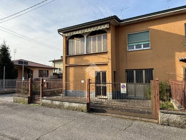 casa indipendente in vendita a Palazzo Pignano