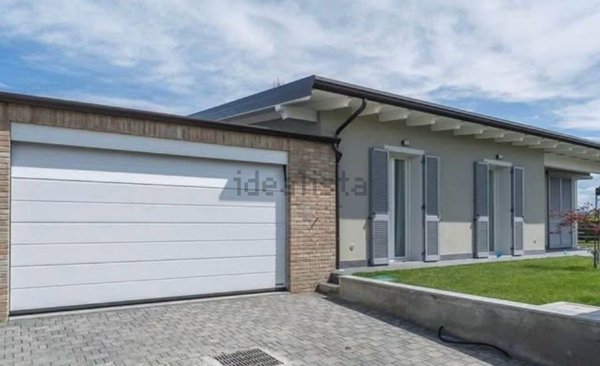 casa indipendente in vendita a Palazzo Pignano in zona Scannabue