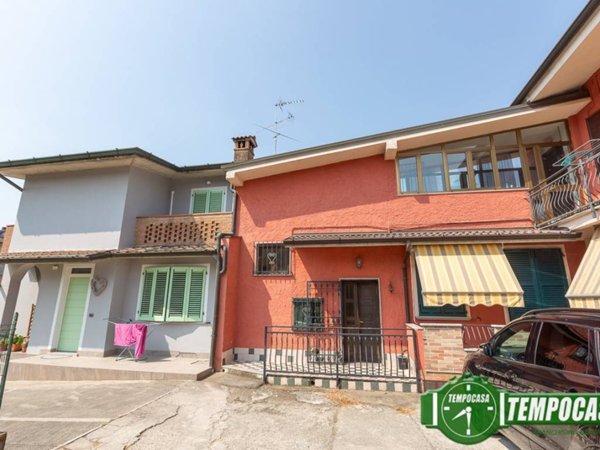 casa indipendente in vendita a Palazzo Pignano in zona Scannabue