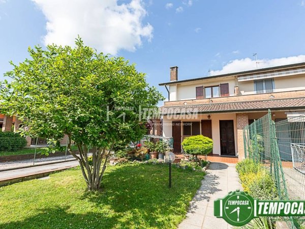 casa indipendente in vendita a Palazzo Pignano in zona Scannabue