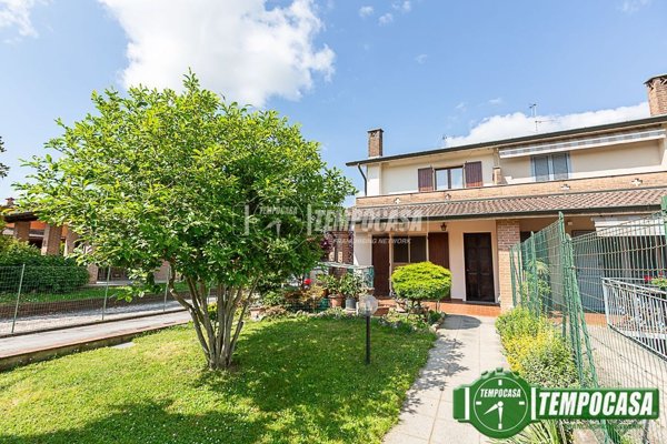 casa indipendente in vendita a Palazzo Pignano in zona Scannabue