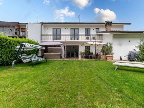 casa indipendente in vendita a Palazzo Pignano in zona Scannabue