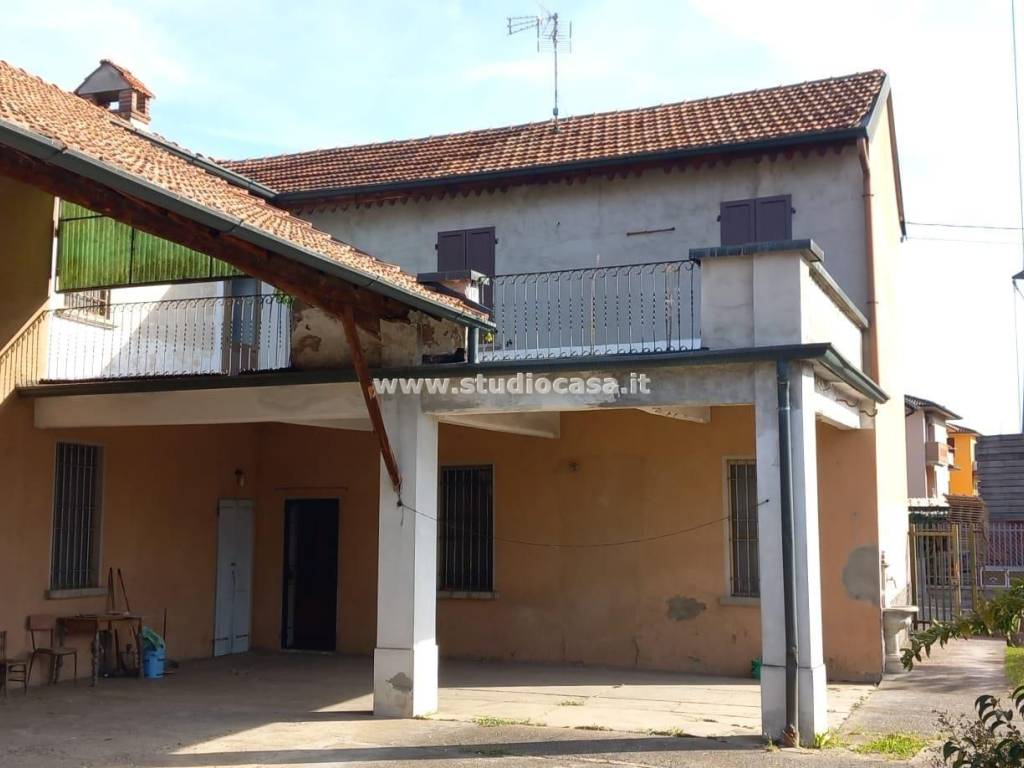 casa indipendente in vendita a Palazzo Pignano in zona Scannabue