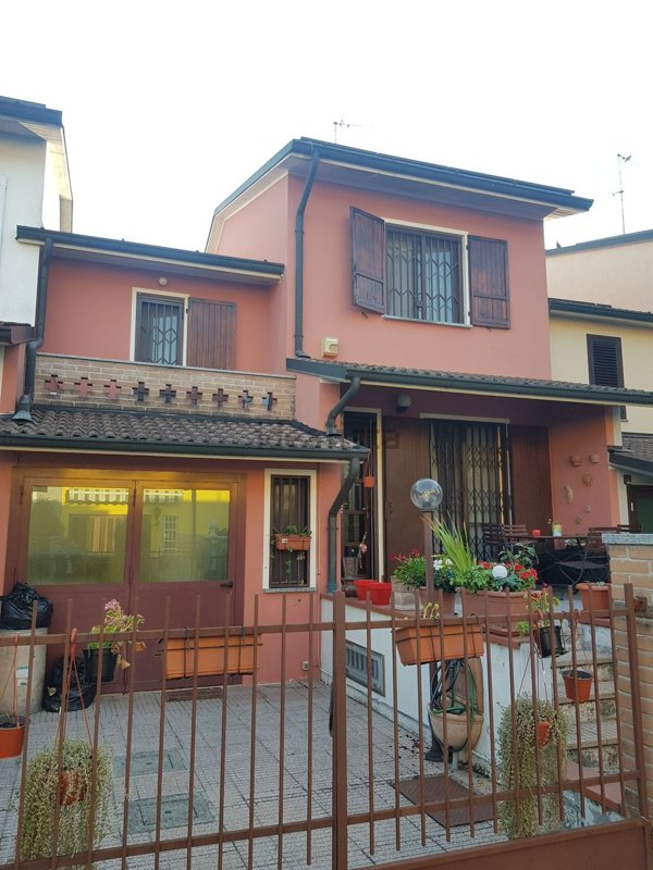casa indipendente in vendita a Palazzo Pignano in zona Scannabue