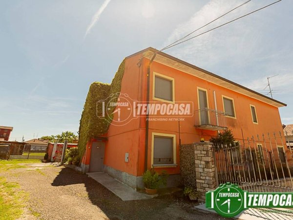 casa indipendente in vendita a Palazzo Pignano in zona Scannabue