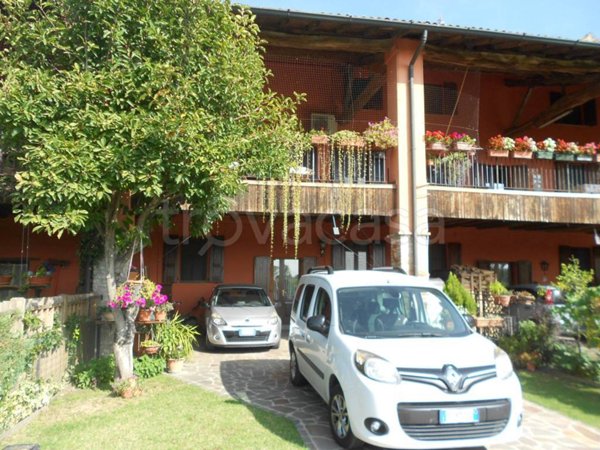 casa indipendente in vendita a Palazzo Pignano in zona Scannabue