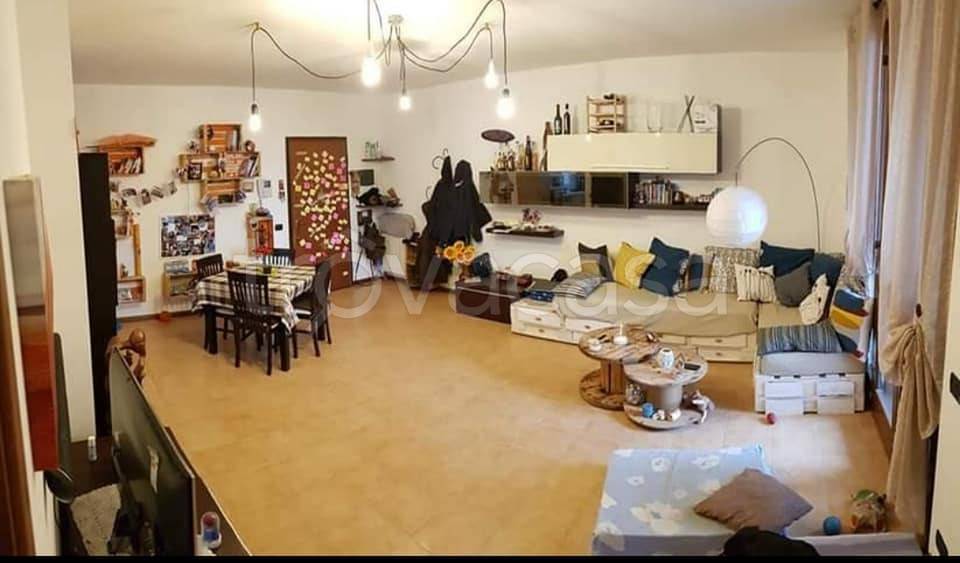appartamento in vendita a Pandino in zona Nosadello