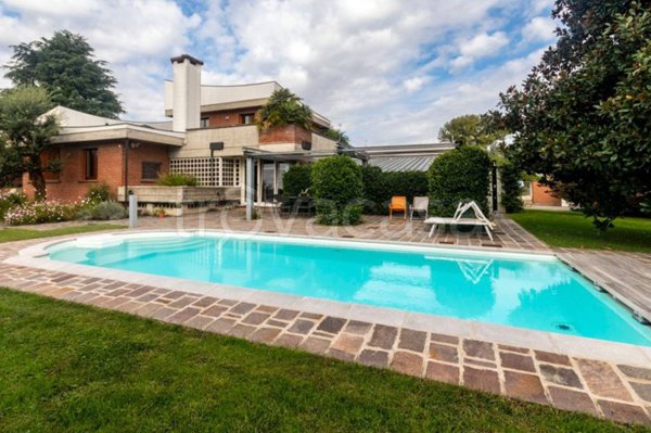 casa indipendente in vendita a Pandino