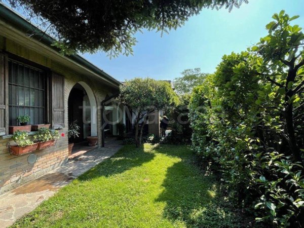 casa indipendente in vendita a Pandino