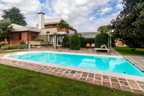 casa indipendente in vendita a Pandino