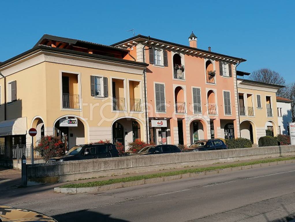 locale di sgombero in vendita a Pandino