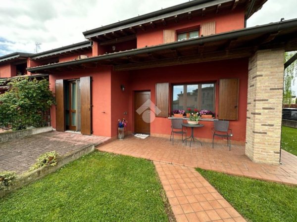 casa indipendente in vendita a Pandino