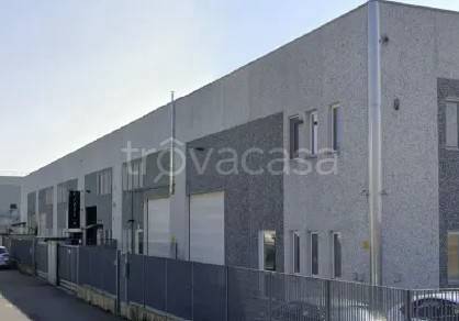 locale commerciale in vendita a Pandino