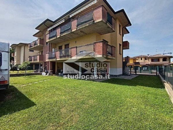 appartamento in vendita a Pandino in zona Nosadello
