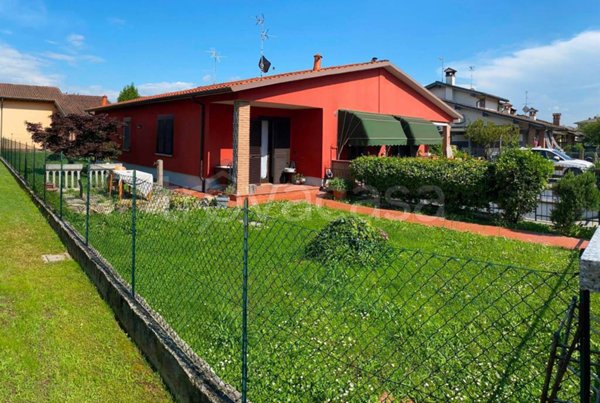 casa indipendente in vendita a Pandino