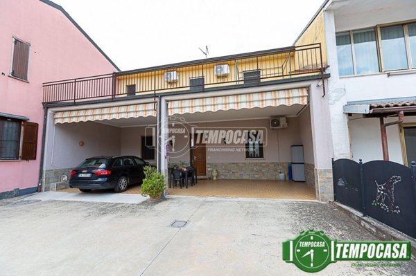 casa indipendente in vendita a Pandino in zona Nosadello