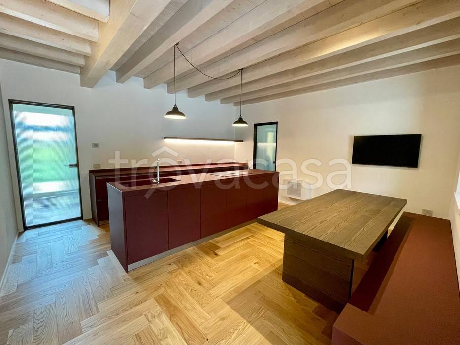 casa indipendente in vendita a Pandino in zona Gradella