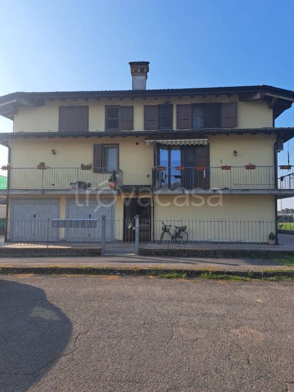 appartamento in vendita a Pandino in zona Nosadello