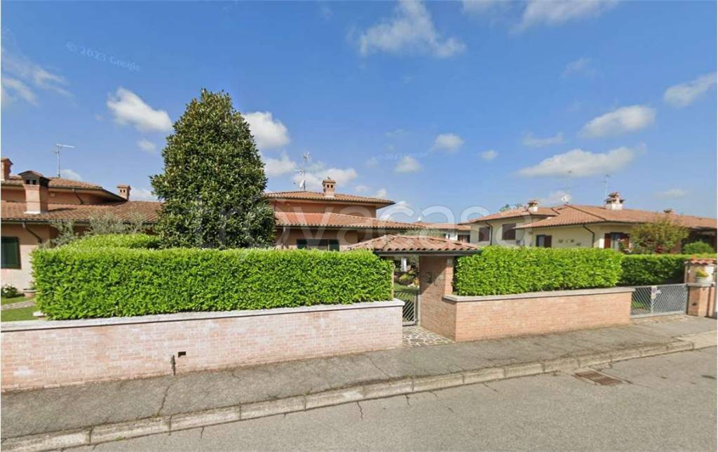 casa indipendente in vendita a Pandino