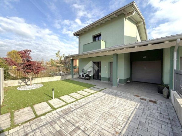 casa indipendente in vendita a Pandino