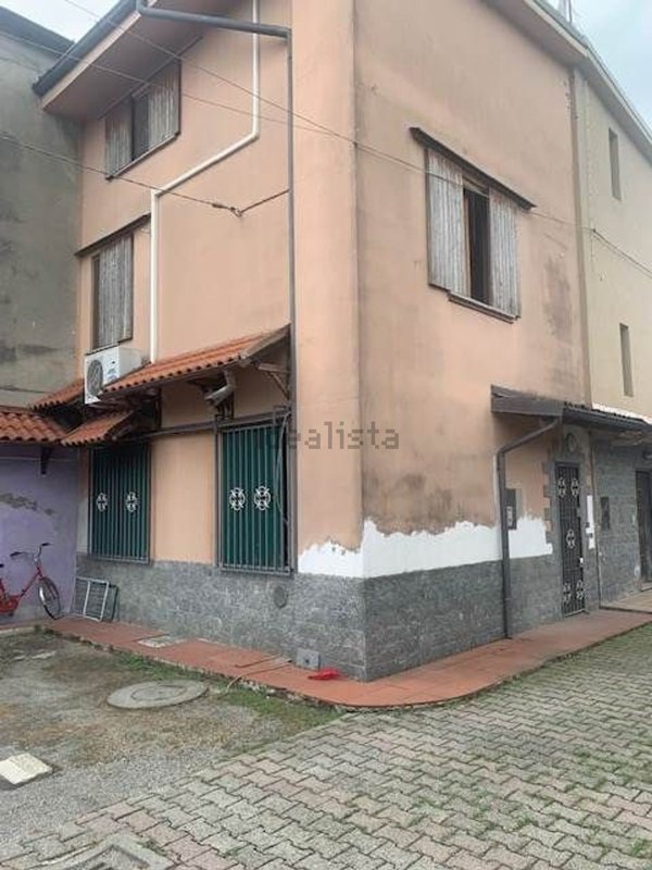 casa indipendente in vendita a Pandino in zona Gradella